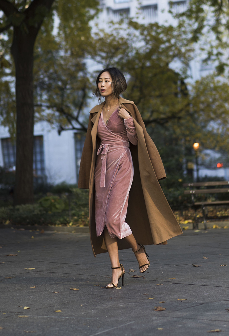 Photo: Song Of Style http://www.songofstyle.com/2016/11/pink-velvet-moment-new-york-city.html