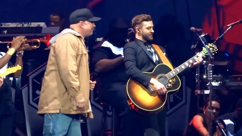 Justin Timberlake and Garth Brooks Perform Friends in Low Places