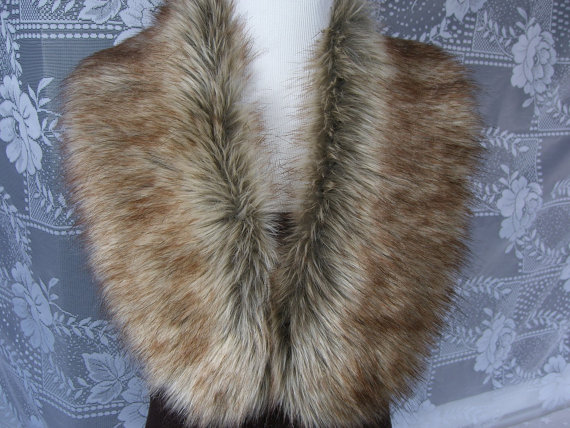 faux fur collar trend