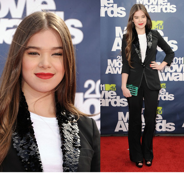 This Is How Hailee Steinfeld Stays Fit Traveling