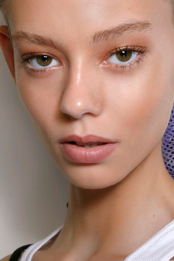 How to Apply Bronzer the RIGHT Way: Video