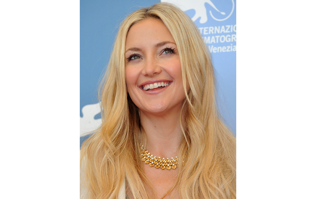 Learn Kate Hudson's Smoky Eye Trick