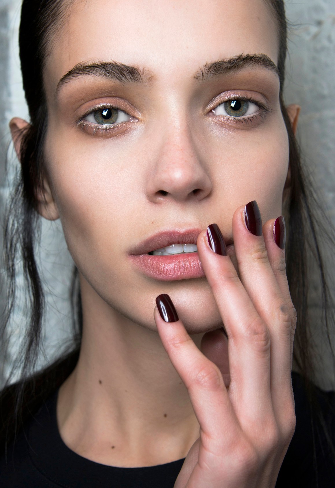 Fall 2014 Nail Trends: Minimalistic Manicures