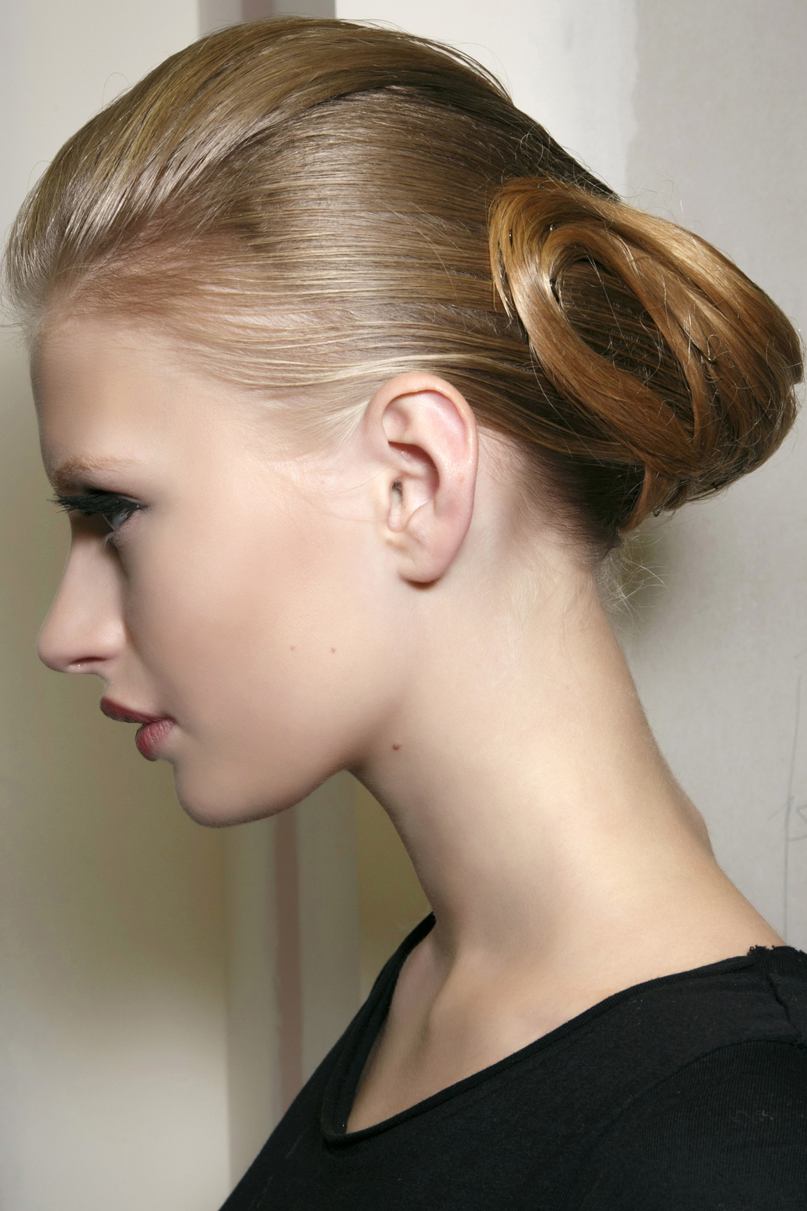 How To: Chrissy Teigen's Hair Chignon Oscars 2017