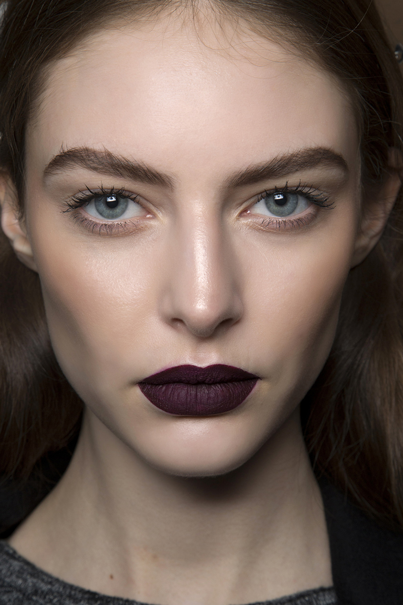 Dark-purple-lipstick-goth-makeup