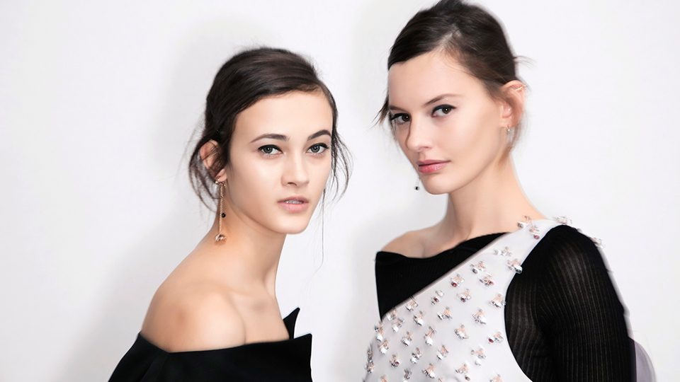 Suki Waterhouse's Beauty Trick With Baking Soda