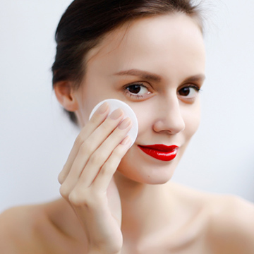 How to DIY the Perfect Frayed Denim Jacket in 3 Steps