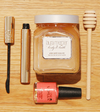 Jennifer Aniston Chops Off Her Hair after Brazilian Blowout Disaster