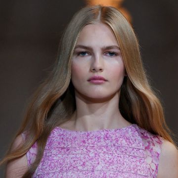 How to Get Flat Wavy Hair in 5 Minutes