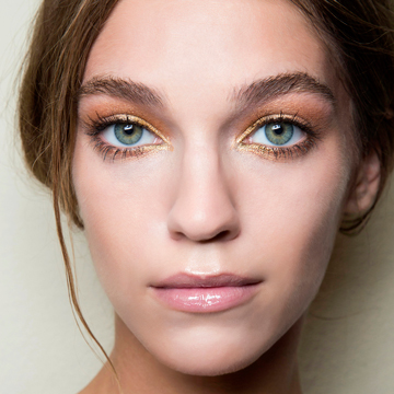 The Easiest Trick to Getting the Perfect Messy Ponytail