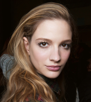 10 Celebrities Who Make Being Pale Look Damn Good