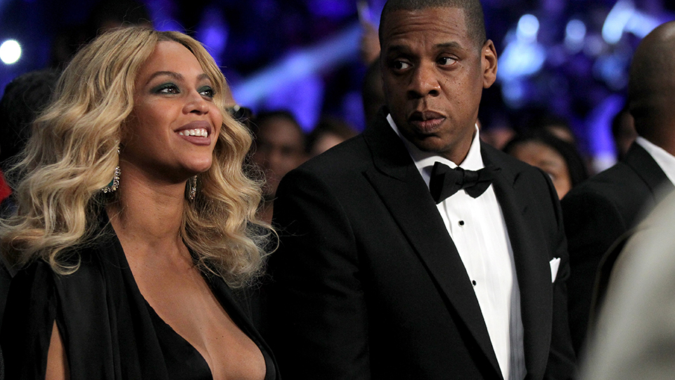 A Photo of Jay Z Acting as Beyoncé's Instagram Husband Is Going Viral
