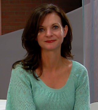 How to Fix Split Ends Without Cutting Them in 2020 According to Experts