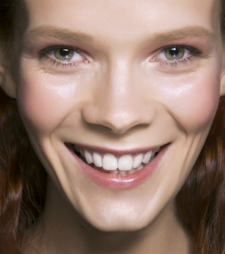 Why Those With Acne-Prone Skin Shouldn’t Fear Oil