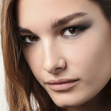 How to Get a Smudge-Proof Smokey Eye