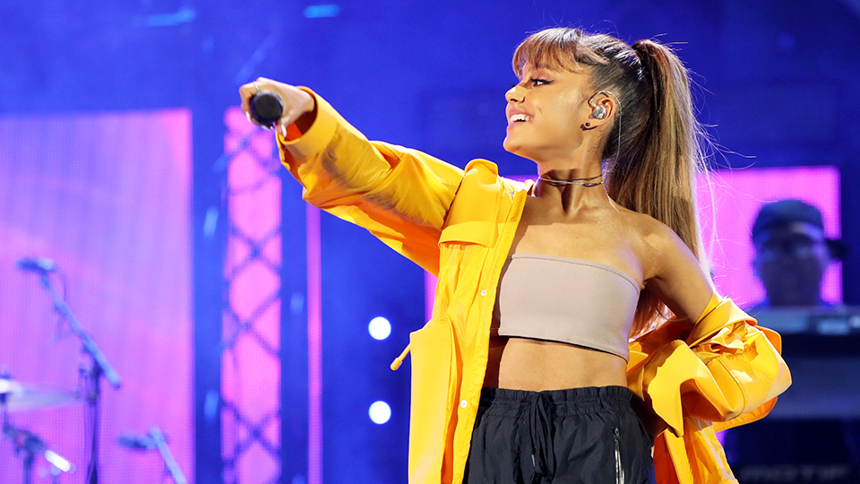 ariana grande ponytail amas