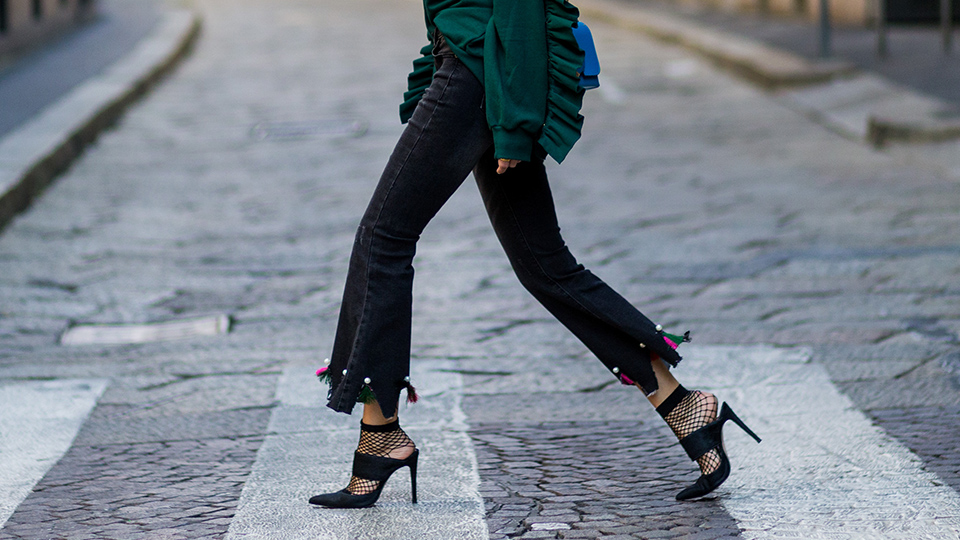 How to wear Fishnets