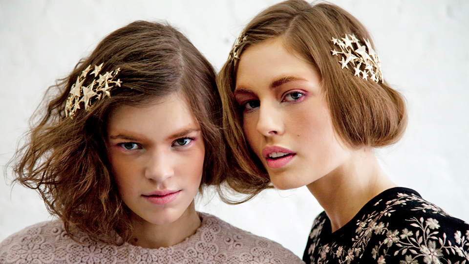 9 Pretty, Chic Gold Hair Accessories to Wear