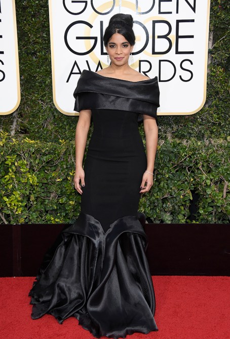 golden globes 2017 red carpet amara karan