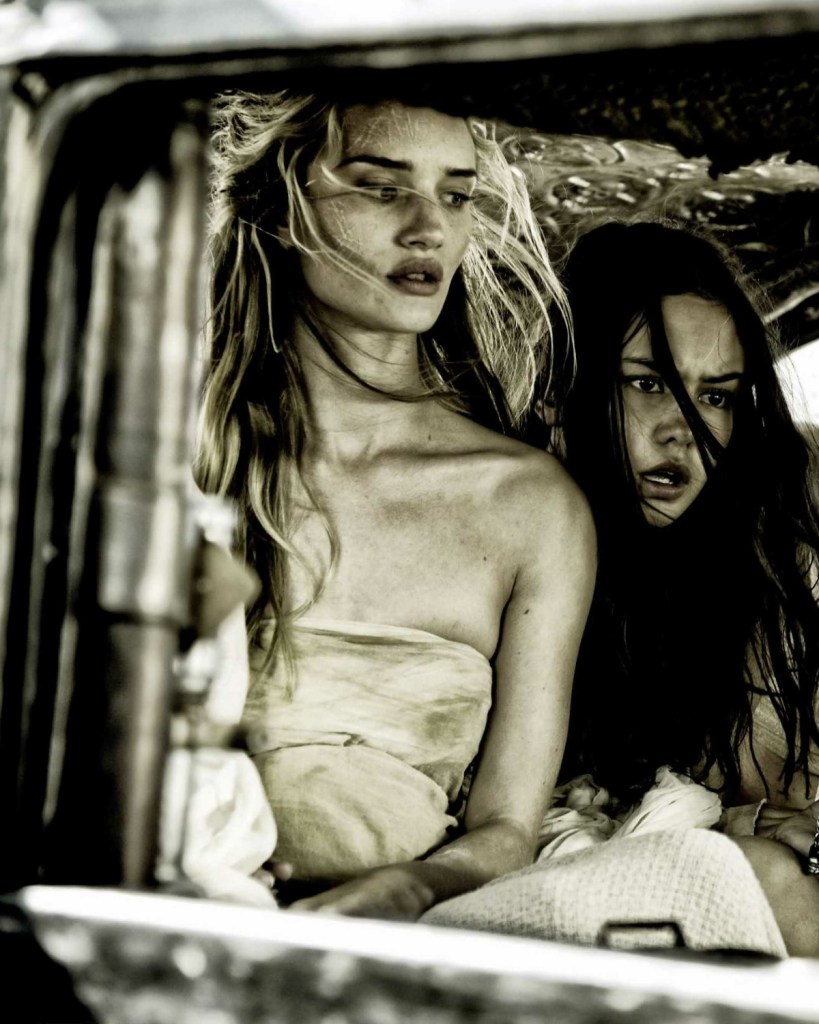 rosie-huntington-whiteley-eyelashes-2