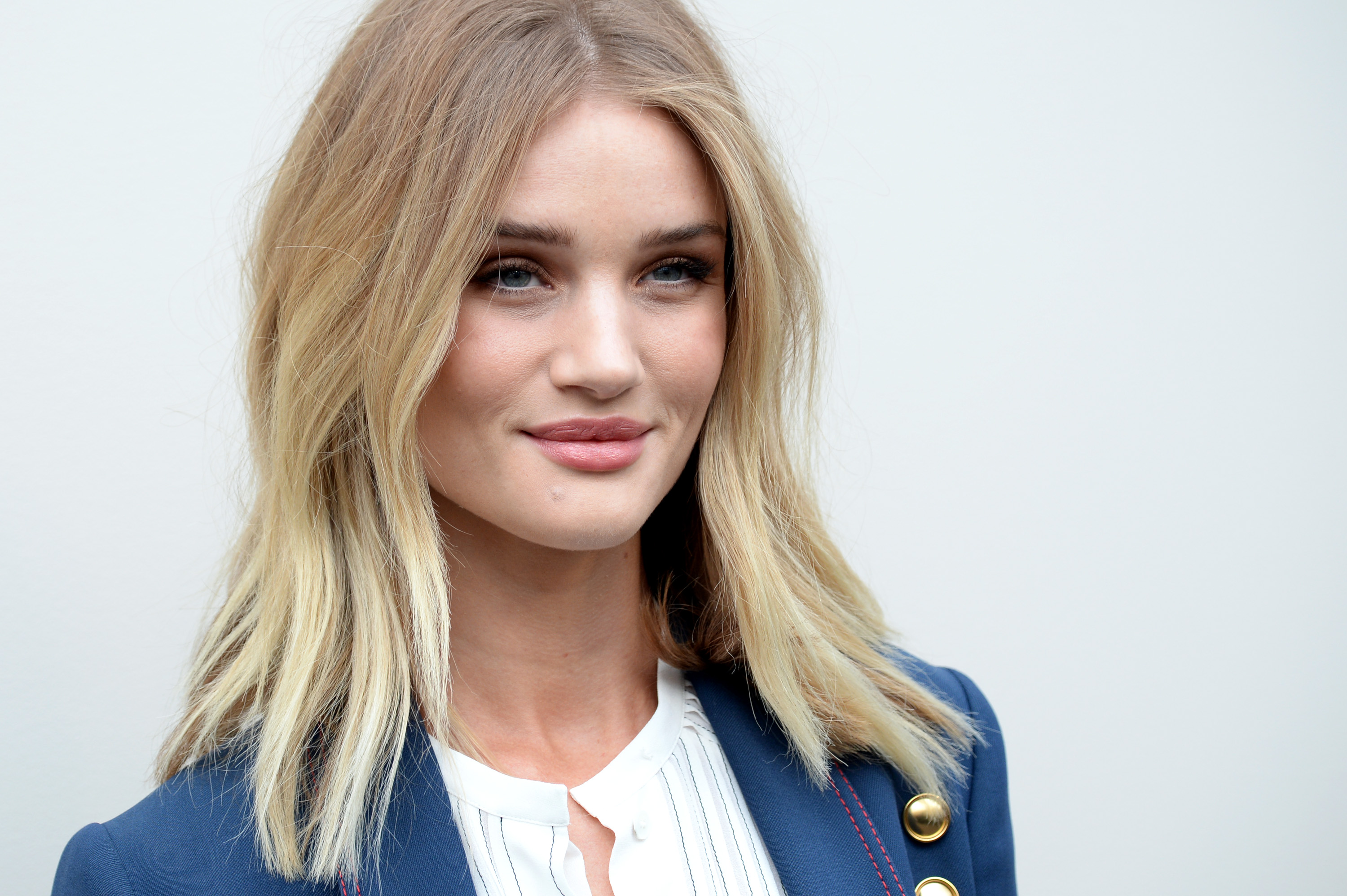 rosie-huntington-whiteley-eyelashes