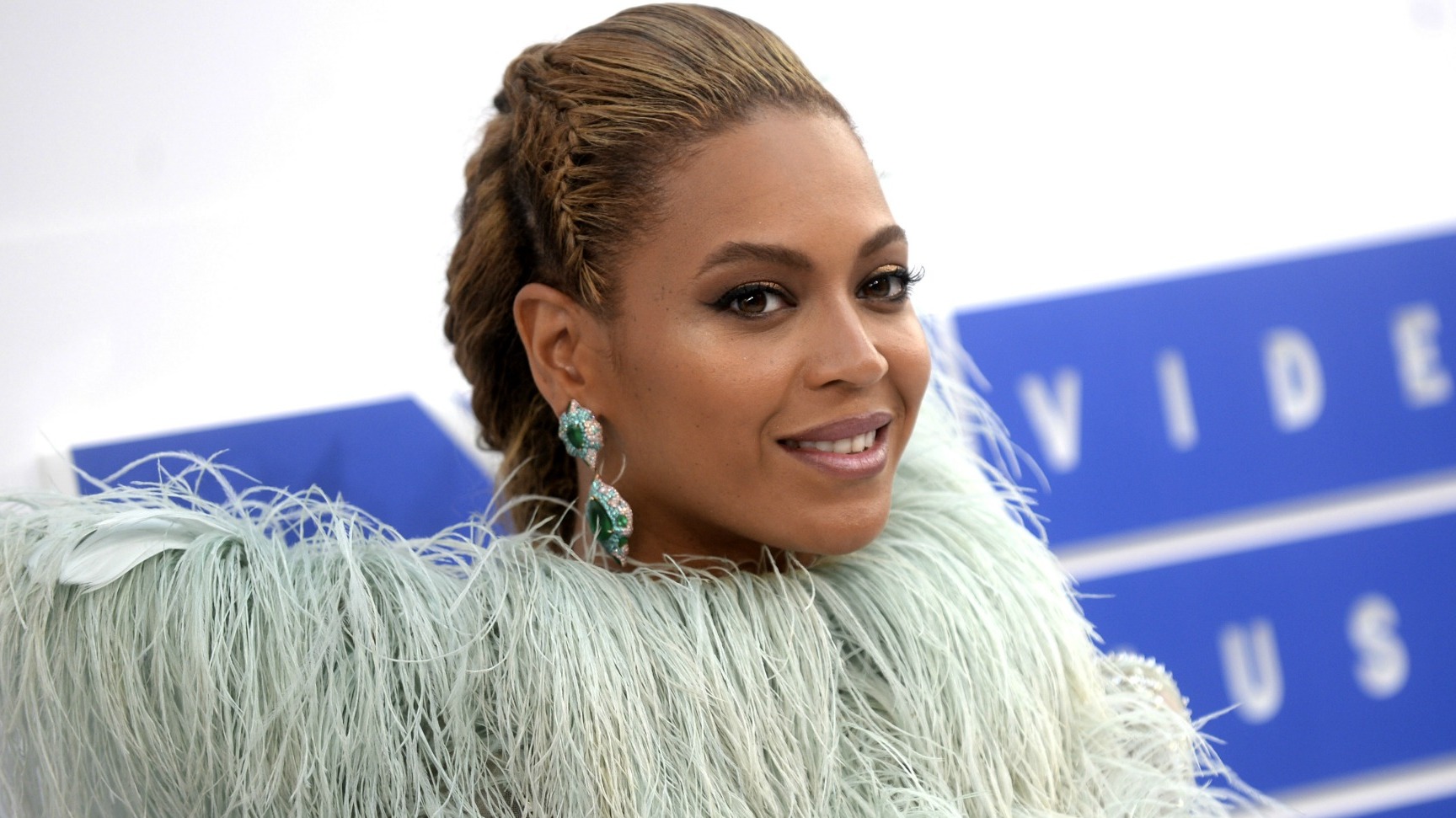 Beyoncé Is Performing Pregnant at the Grammys