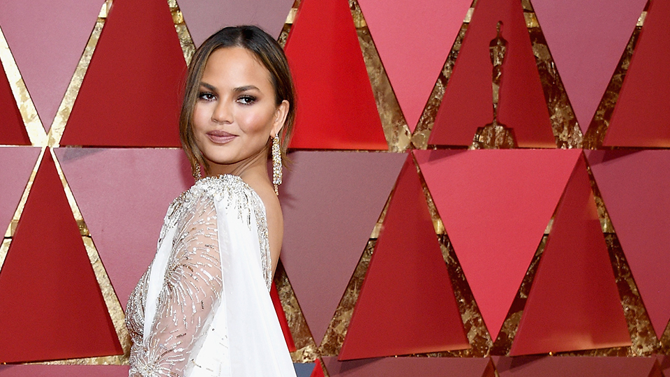 How To: Chrissy Teigen's Hair Chignon Oscars 2017