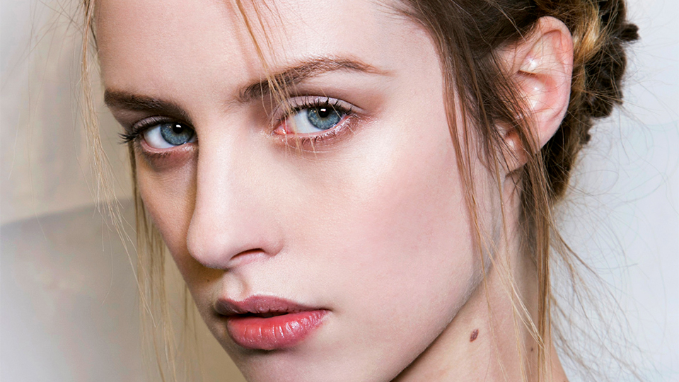 5 Easy Makeup Tutorials - Beginner's Guide to Makeup