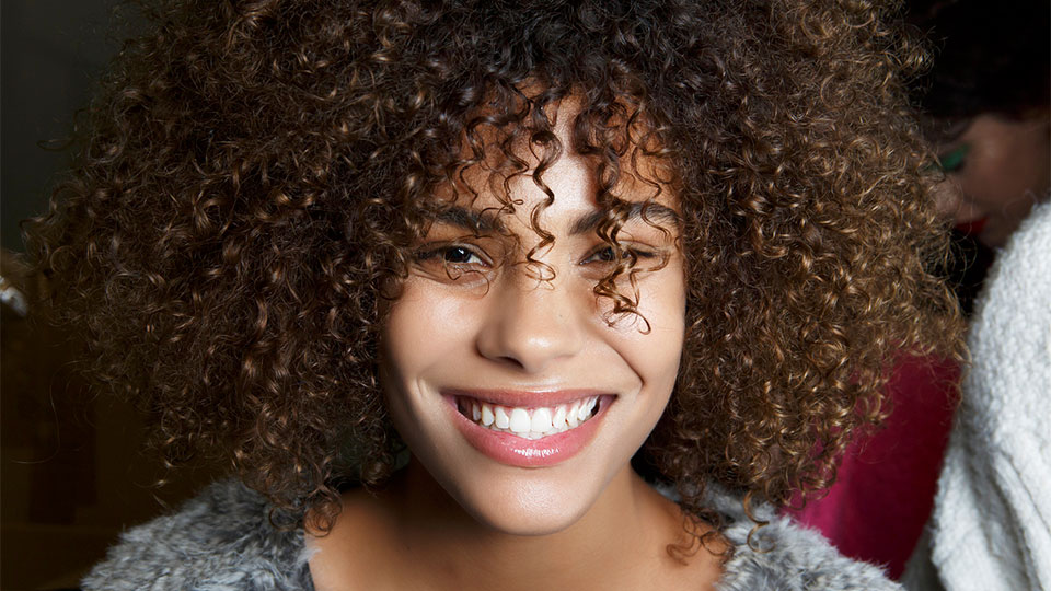 STYLECASTER | How to Spiral Natural Curls