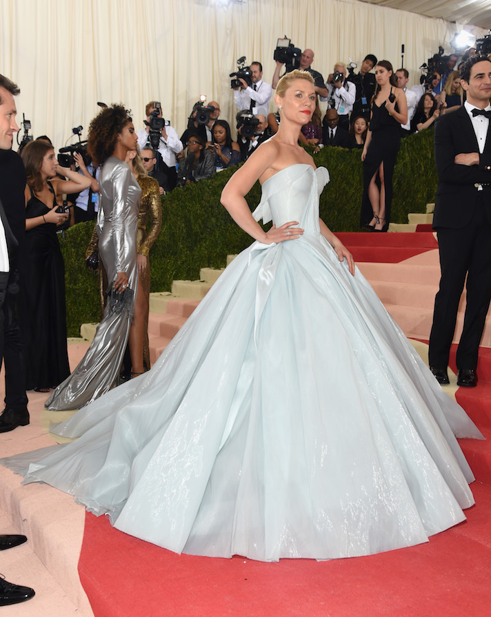 STYLECASTER | 43 Celebrity Met Gala Looks That Went Down in Fashion History