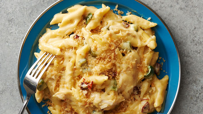STYLECASTER | 17 Slow-Cooker Mac and Cheese Recipes That Are Total Game-Changers | Chipotle Chicken Mac and Cheese