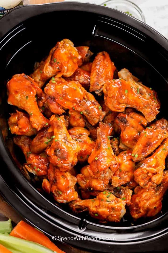 STYLECASTER | 17 Slow-Cooker Recipes to Whip Up During March Madness | Buffalo Wings