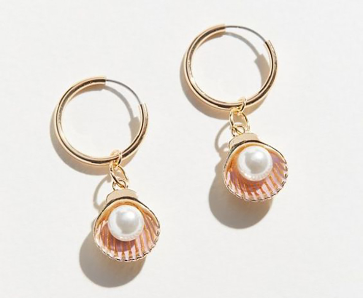 STYLECASTER | Unique Pearl Jewelry to Shop, Because April
