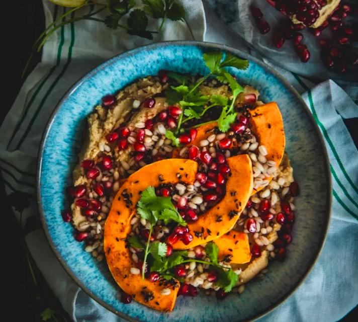 STYLECASTER | Easy Grain Bowls That Are Great for Meal Prep | Vegan Hummus Pearl Barley Bowl
