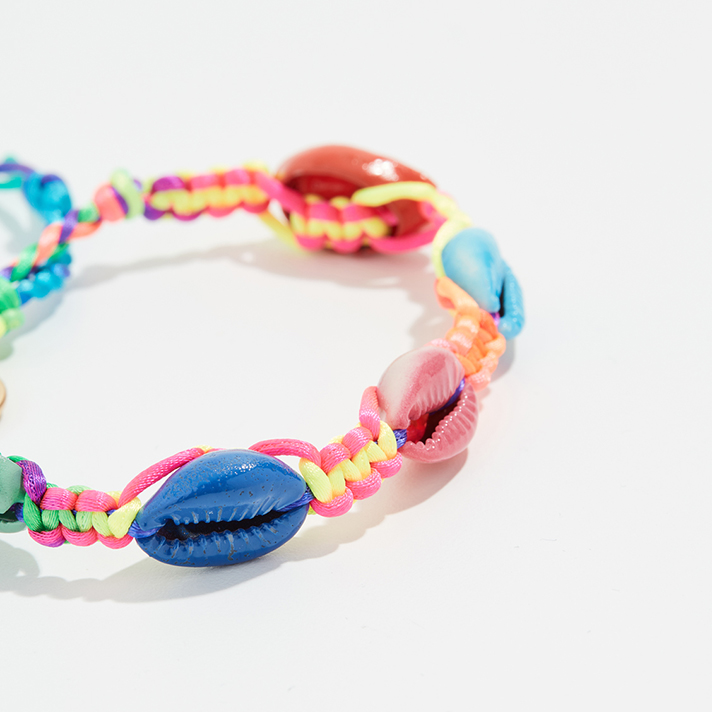 STYLECASTER | Friendship Bracelets Might Be 2019's Most Nostalgic Trend Yet
