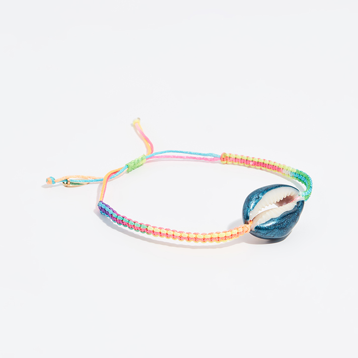 STYLECASTER | Friendship Bracelets Might Be 2019's Most Nostalgic Trend Yet