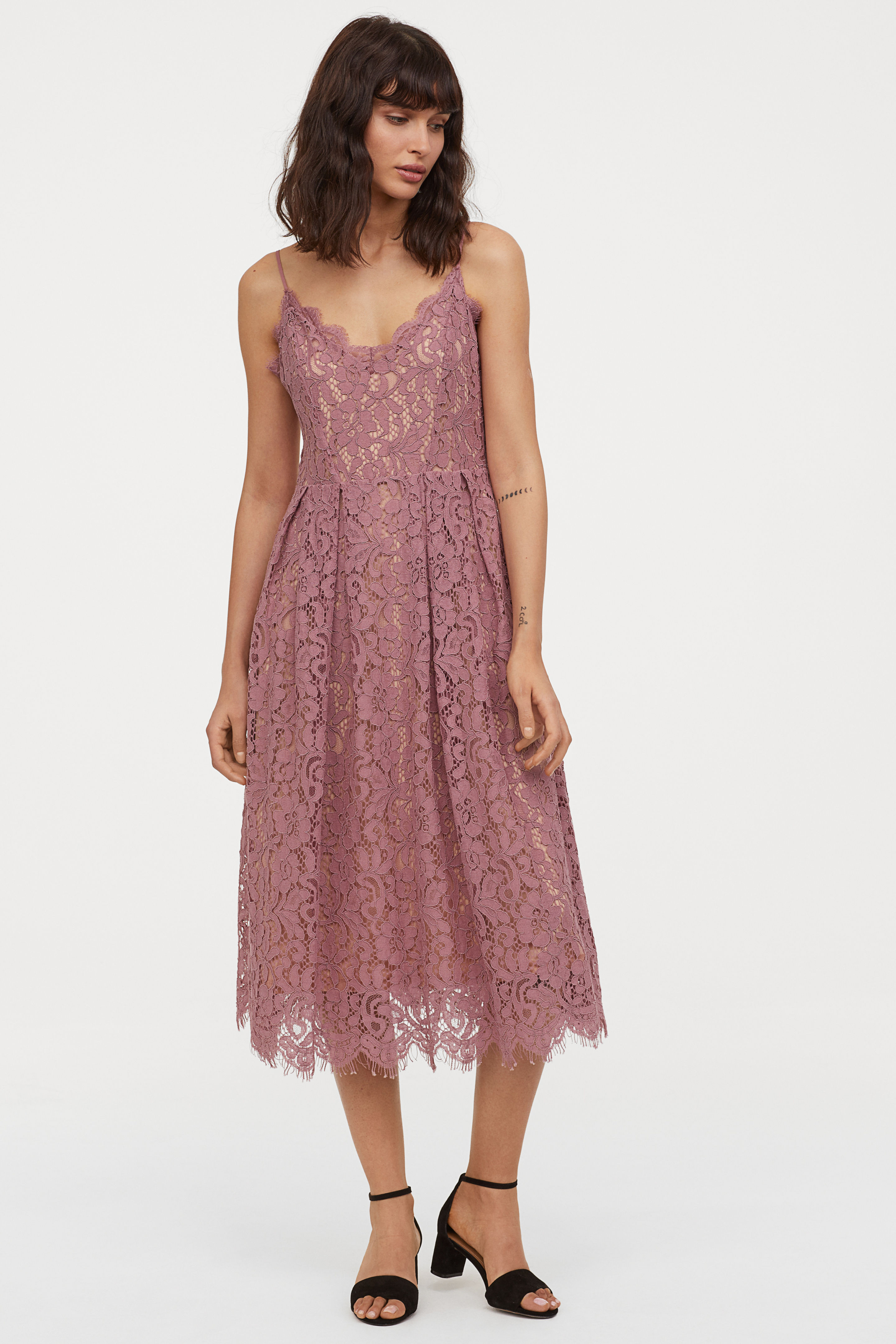 Foolproof Wedding Guest Dresses to Wear When the Dress Code Is Frustratingly Ambiguous | STYLECASTER