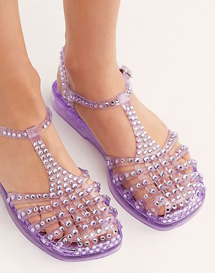 STYLECASTER | If Jelly Sandals Are Wrong, I Don't Want to Be Right