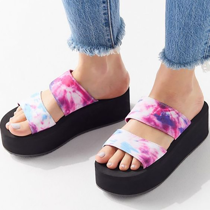 STYLECASTER | Your Everything Guide to the Cute Summer Sandals On Offer Right Now