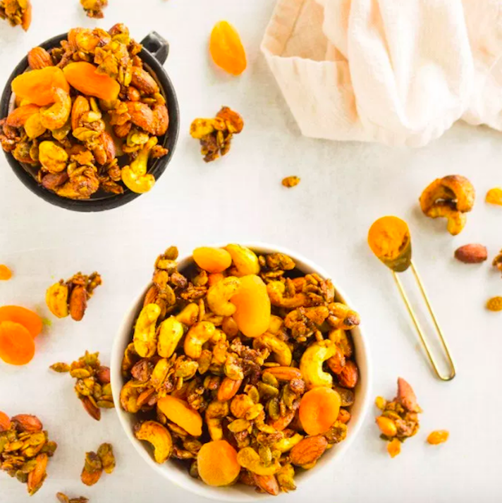 STYLECASTER | New Year's Eve Recipes You Can Make in a Slow-Cooker | Curried Trail Mix