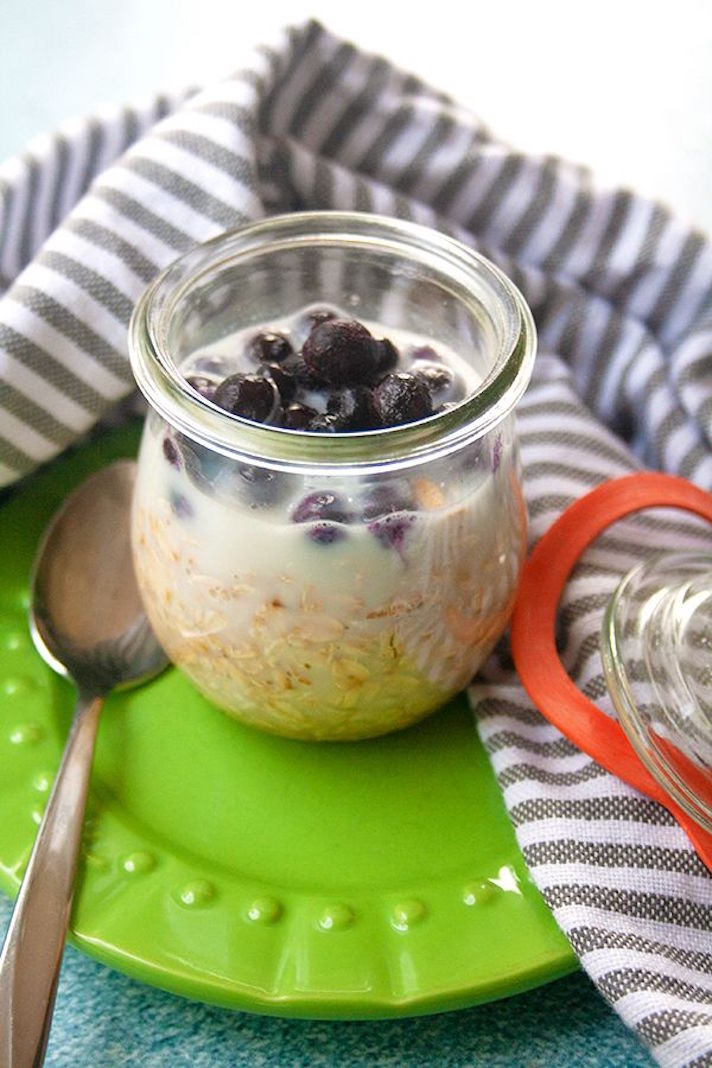 STYLECASTER | 17 Make-Ahead Breakfast Recipes That Make Mornings Much Easier | Blueberry Overnight Oats