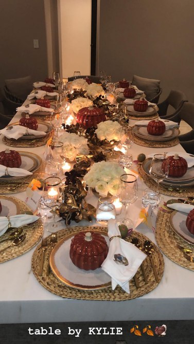 Kylie-Jenner-Friendsgiving-2