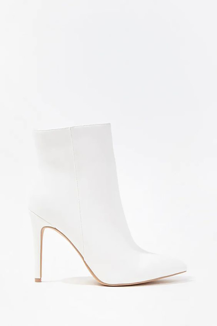 STYLECASTER | 11 Budget-Friendly Winter Outfits That Are Equal Parts Cute and Cozy