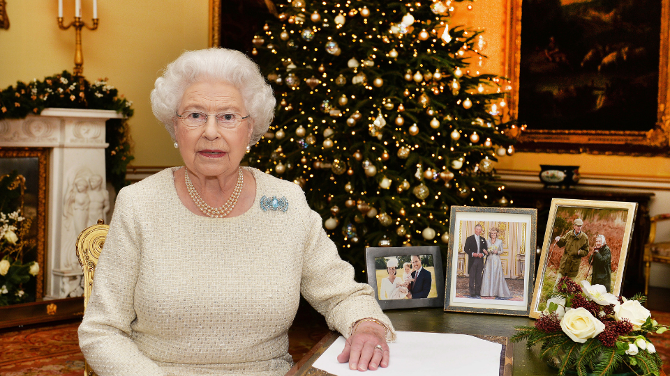 queen-elizabeth-christmas-presents