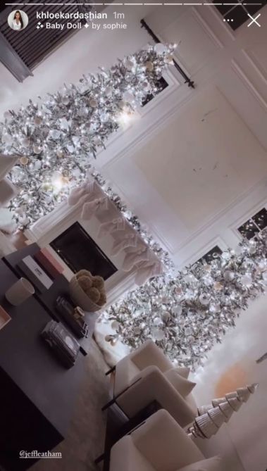 khloe-kardashian-christmas-decorations-2020-2