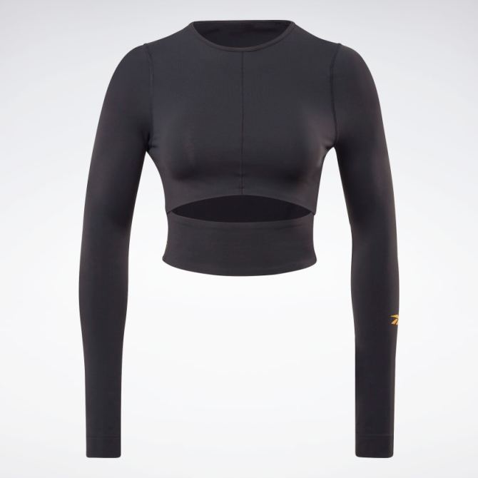 STYLECASTER | Victoria Beckham Reebok Collection