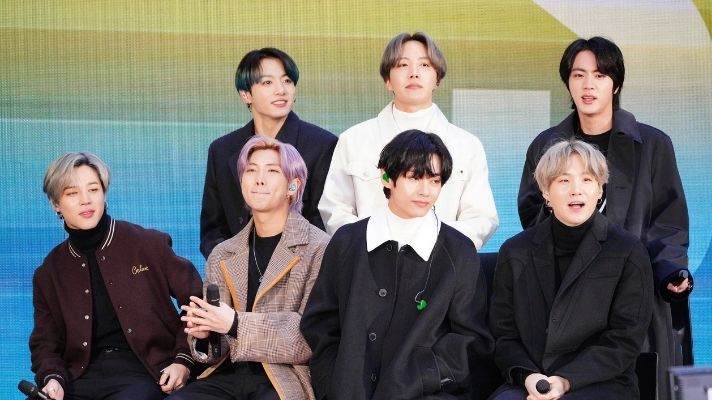 bts jungkook blue hair