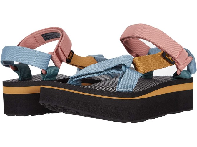 STYLECASTER | Flatform Sandals Trend