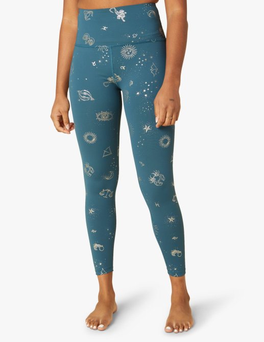 STYLECASTER | Jennifer Lopez's Printed Leggings