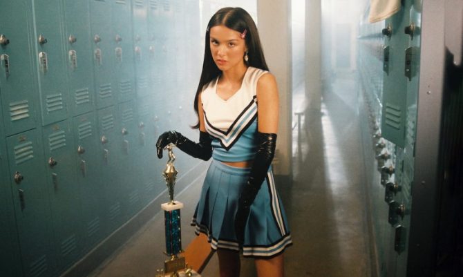 STYLECASTER | Zodiac Sign Halloween Costumes